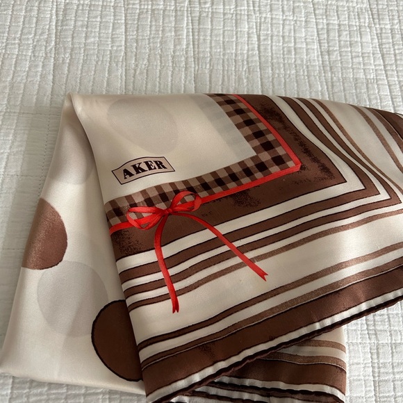 Aker 100% silk scarf - unqiue design/ Square hijab - Picture 3 of 7